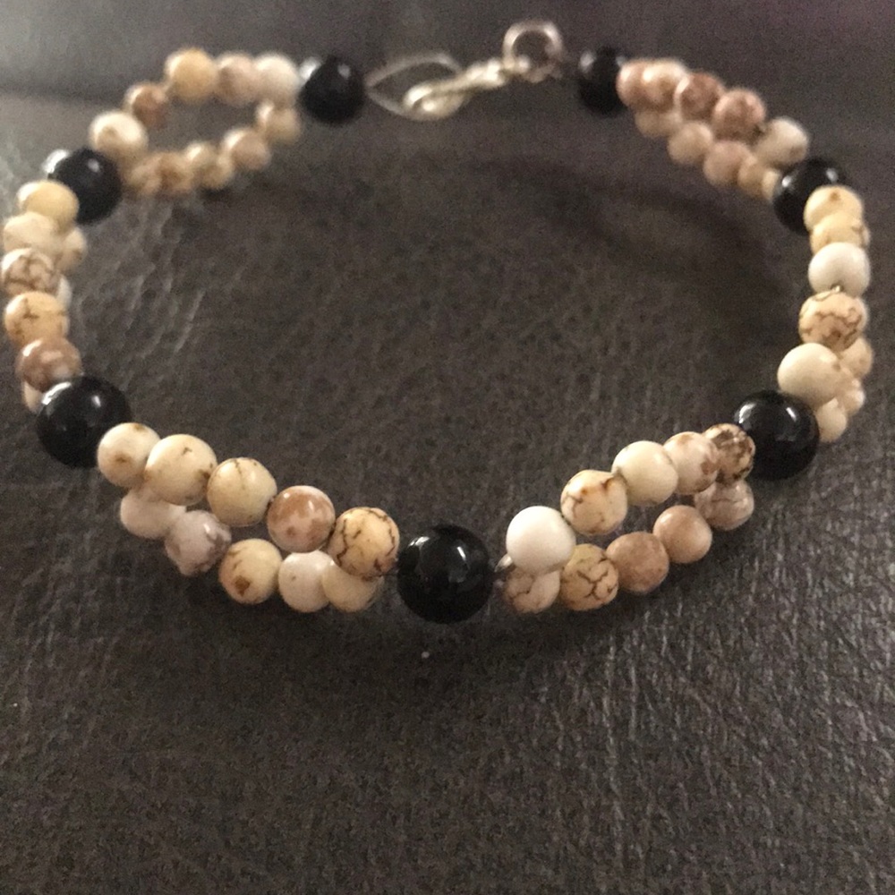 NWOT natural white and brown agate bracelet